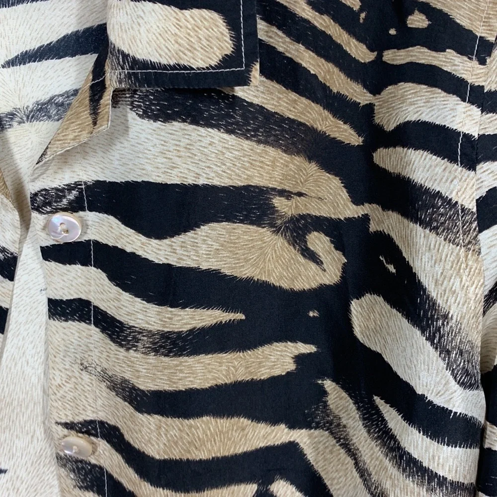 Vintage Diane Heman 100% Silk Tiger Graphic Button Down Shirt, L - Picture 4 of 5